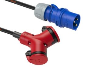 Adaptador Macho CEE 32A3P a Doble schuko PCE 16A. Titanex 3G6. 2m.