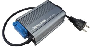 ALEXTEK dimmer 2,6KW. IN/OUT SCH 16A. Caja aluminio.