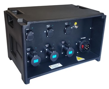 PBOX 32A. C64H38. IN: 32A5P. Out: 3x32A3P, 3xSCH. MTD Siemens A.