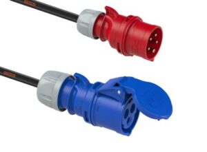 Adaptador Macho CEE16A5P a 1 x Hembra CEE32A3P. Titanex 3G2,5. 0,5m