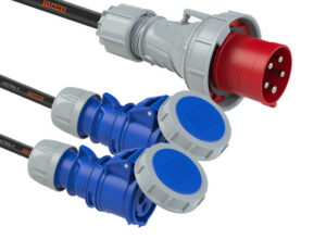 Adaptador Macho CEE 63A 5P (L1 y L2) a 2 x Hembra CEE 32A 3P. IP 67. 1m